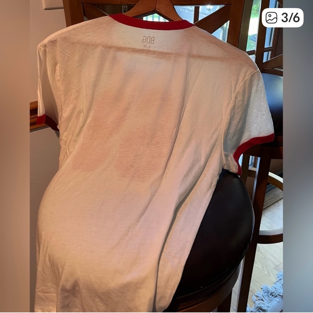 URBAN OUTFITTERS BDG
Cream and Red Number 69
Tee size XL - Picture 3 of 6